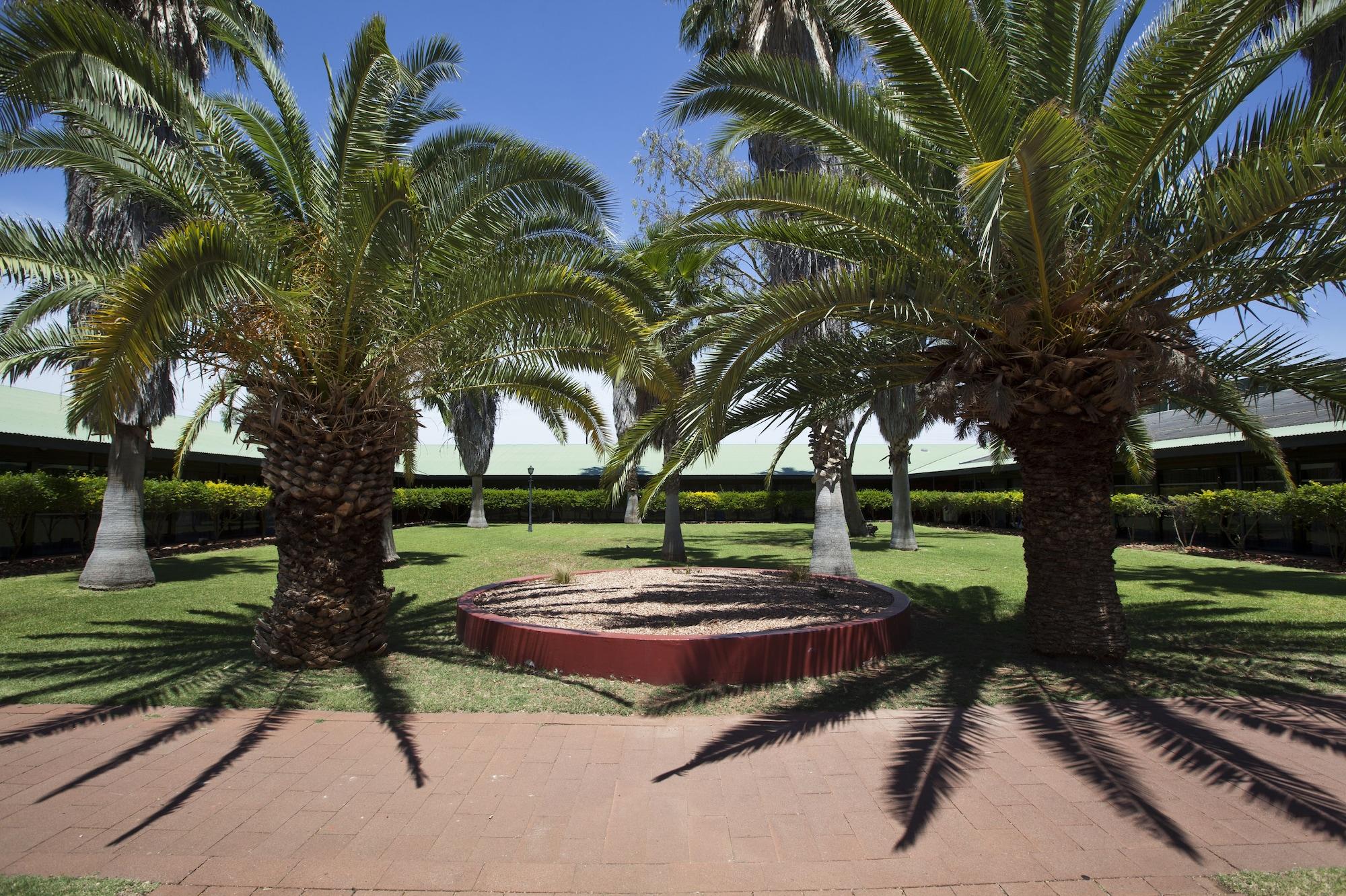 Mercure Alice Springs Resort Exterior photo